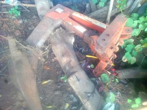 ผานขุดมันของสมบูรณ์แทร็คเตอร์