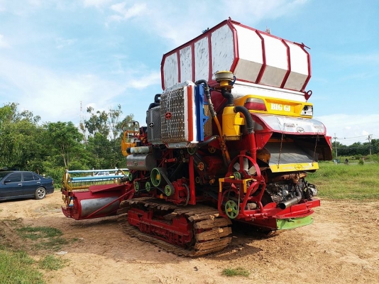 ขายรถเกี่ยวข้าวศักดิ์พัฒนาBIG เครื่องมิตซู210 ช่วงล่าง10เพลาใหญ่ อุ้ม2.5ตัน