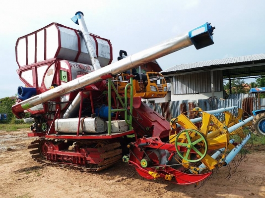 ขายรถเกี่ยวข้าวศักดิ์พัฒนาBIG เครื่องมิตซู210 ช่วงล่าง10เพลาใหญ่ อุ้ม2.5ตัน