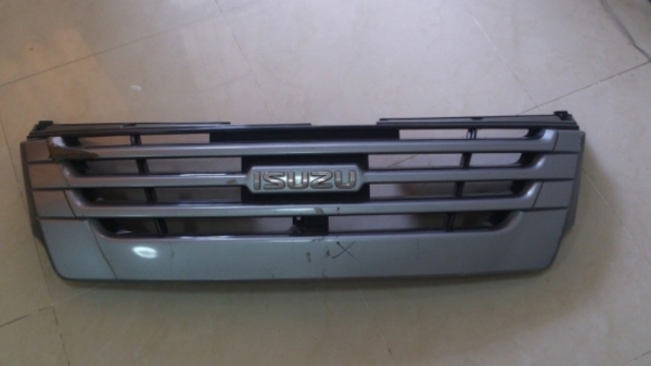 กระจังหน้า กันชน dmax 04-06