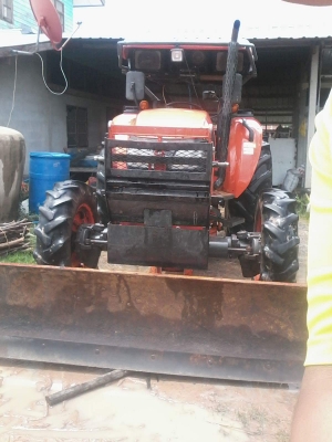 ขายด่วน M6040 สภาพสวย อุปกรณื  3 ชิ้น รถปี 56