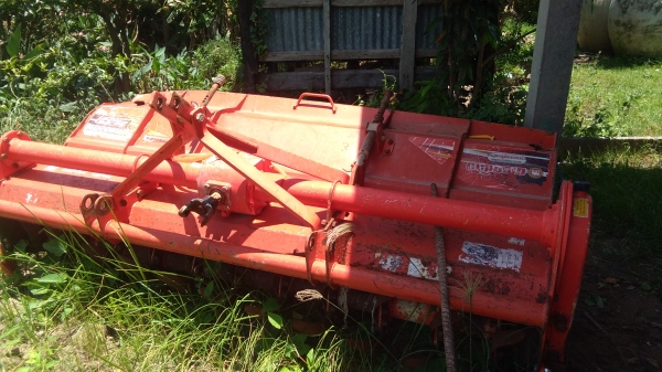 ขายด่วน M6040 สภาพสวย อุปกรณื  3 ชิ้น รถปี 56