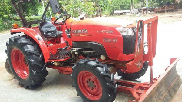 ขายรถไถKUBOTA L4708ทำงาน1092 อุปกรณ์ดันหน้า ผานหลังเครื่องเดิมช่วงล่างดี ทะเบียนครบ