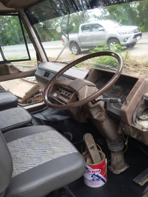 ขาย!! หัวสิบล้อมิซุบิชิ อุปกรณ์ครบชุด ราคา 68,000 บาท