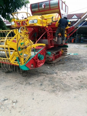 ขายรถเกี่ยวเกษตร ช่วงล่าง12นอกเครื่องJO8C260โบว์ปั๊ม22 ETONอุ้ม2.5ตันโซ่ใหม่