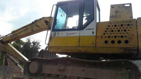 ขาย 465,000  KOMATSU  PC 120-5 คอนโทรลสั้น เครื่องดี ปั้มดี ช่วงล่างดี โช่หน่า ไฟฟ้ามี พร้อมใช้งาน เอกสารชื้อขาย  รถอยู่ ศรีษะเกศ โทร&amp;ไอดีไลน์ 0610710295