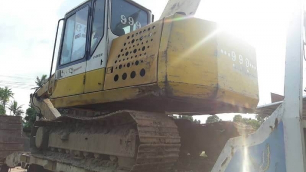 ขาย 465,000  KOMATSU  PC 120-5 คอนโทรลสั้น เครื่องดี ปั้มดี ช่วงล่างดี โช่หน่า ไฟฟ้ามี พร้อมใช้งาน เอกสารชื้อขาย  รถอยู่ ศรีษะเกศ โทร&amp;ไอดีไลน์ 0610710295