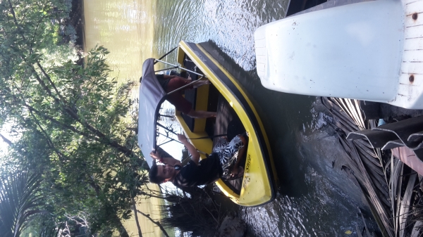 ขายเรือไฟเบอร์ เรือตกปลา 11ฟุต พร้อมเครื่อง8.5แรง และเทอเลอร์ ขายเรือไฟเบอร์ เรือตกปลา 11ฟุต พร้อมเครื่อง8.5แรง และเทอเลอร์