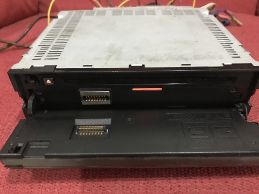 ALPINE CDA 9885ji เก่าญี่ปุ่นเเท้สภาพสวยใช้งานปกติ