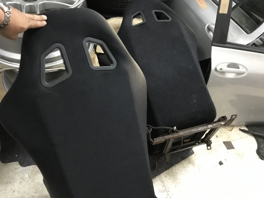 เบาะหลังเเข็งเก่าญี่ปุ่นเเท้ไม่ขาดสภาพตามรูป