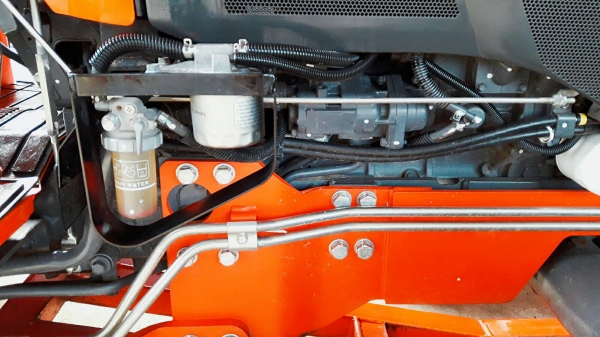 KUBOTA  L 4708 SP (4WD)  2 เพลา   สภาพใหม่สวยๆ   ชั่วโมงใช้   งานน้อย  สีเดิมทั้งคัน  พร้อมชุดใบมีดดันหน้า  และผานบุุกเบิก