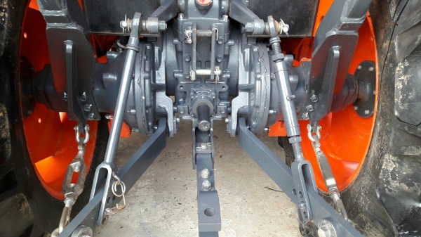 KUBOTA  L 4708 SP (4WD)  2 เพลา   สภาพใหม่สวยๆ   ชั่วโมงใช้   งานน้อย  สีเดิมทั้งคัน  พร้อมชุดใบมีดดันหน้า  และผานบุุกเบิก