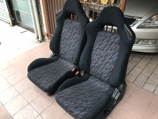 เบาะมิตซู FTO เก่ายุ่นรางครบสภาพสวยเเน่นๆไม่มียุบเเต่มีรอยบุหรี่1จุด