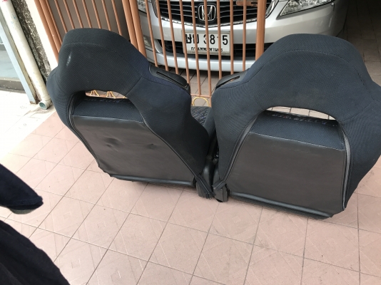 เบาะมิตซู FTO เก่ายุ่นรางครบสภาพสวยเเน่นๆไม่มียุบเเต่มีรอยบุหรี่1จุด