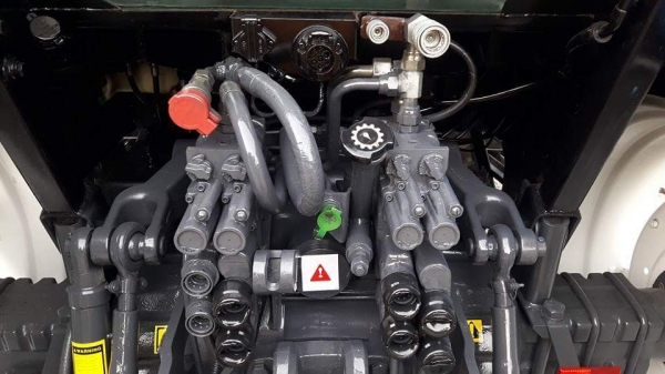 ขายรถไถฟอร์ด NEWHOLLAND   TS90  4WD