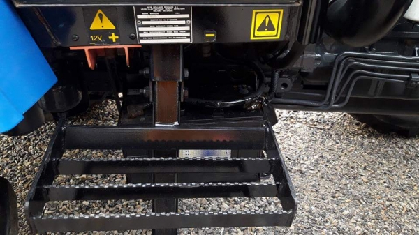 ขายรถไถฟอร์ด NEWHOLLAND   TS90  4WD