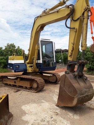 ขายKOMATSU PC60-6  เก่าญี่ปุ่นแท้  สภาพสวย มีลายแย๊ก  5,XXX  ชั่วโมง  พร้อมใช้  โทร 089-3818694  ดวงนภา