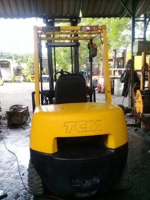 +++ ขายโฟล์คลิฟท์  T.C.M. FD30  ขนาด  3  ตัน  เครื่องยนต์ดีเซล  เสา  4  เมตร   งา 1,070  มม.  เกียร์ออโตเมติค    ยางตันครับ