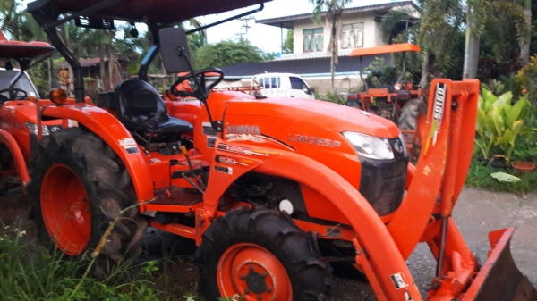 ขายรถไถ Kubota L3608 SP สภาพสวยๆๆพร้อมใช้ครับ รุ่นนี้ถือว่าเป็นรุ่นใหม่มีอุปกรณ์ครบครับ