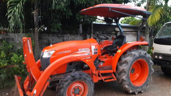 ขายรถไถ Kubota L3608 SP สภาพสวยๆๆพร้อมใช้ครับ รุ่นนี้ถือว่าเป็นรุ่นใหม่มีอุปกรณ์ครบครับ