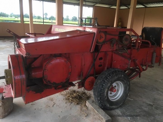 เครื่องอัดฟางบล็อกใหญ่