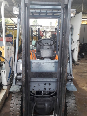 ขายรถยกโฟร์คลิิฟท์ยี่ห้อ TOYOTA6FD-15  เสายกสูง4 เมตร  ดีเซล