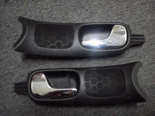 มือเปิดประตูด้านในห้องโดยสาร Audi A4