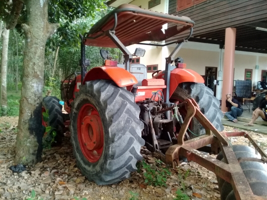 KOBOTA M9540 รถสภาพสวย พร้อมใช้งาน 7000ชั่วโมง อุปกรณ์ครบ 6 ชิ้น เอกสารเล่มทะเบียน ราคาต่อรองได้ครับ สนใจติดต่อ 0872976734