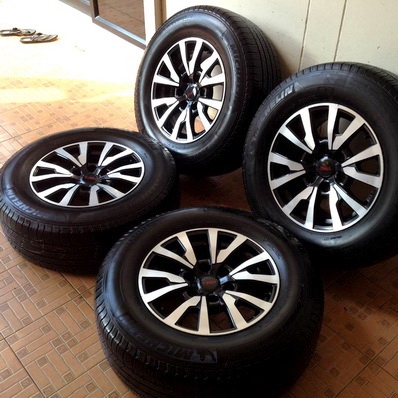 TOYOTA รุ่น TRD 6รู139 กว้าง 8 นิ้ว ET25 ยาง Michelin 265 65 17 ปี 2514 ใส่ ฟอร์จูนเนอร์ วีโก้ ได้หม