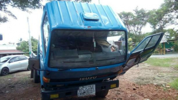 ISUZU NPR115แรงม้า เครื่องดี ราคาต่อรองได้ 0872976734