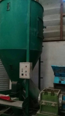 ขายไซโรเครื่องฉีดผสมเม็ด ขนาด800-1000กก. สภาพสวย พร้อมใช้งาน มี2ตัว ราคา35,000/ตั