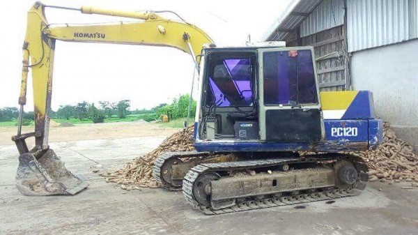 ขาย PC100-3 เครื่องเดิม ปั้มเดิม แอรหนาว ทำงาน เร็ว แรงดี ขาย PC100-3 เครื่องเดิม ปั้มเดิม แอรหนาว ทำงาน เร็ว แรงดี