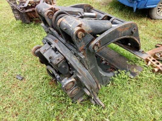 ขายด่วนปากคีบโฟล์คลิฟหมุนได้360องศาเก่านอกพร้อมใช้