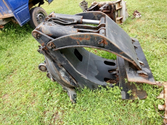 ขายด่วนปากคีบโฟล์คลิฟหมุนได้360องศาเก่านอกพร้อมใช้