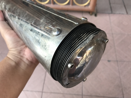 ปลายท่อ SUPER TRAPP ยาวเก่าญี่ปุ่นเเท้สภาพตามรูป ปลายท่อ SUPER TRAPP ยาวเก่าญี่ปุ่นเเท้สภาพตามรูป