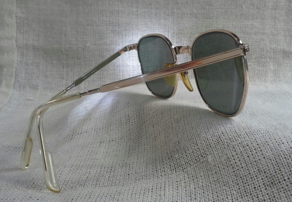 แว่นตาเยอรมันตะวันตก ยุค '50s ทองโกลด์ฟิลด์ 12 K ล้ำค่า ! Vintage ALRAN - OPTIK handmade in Wes แว่นตาเยอรมันตะวันตก ยุค '50s ทองโกลด์ฟิลด์ 12 K ล้ำค่า ! Vintage ALRAN - OPTIK handmade in Wes