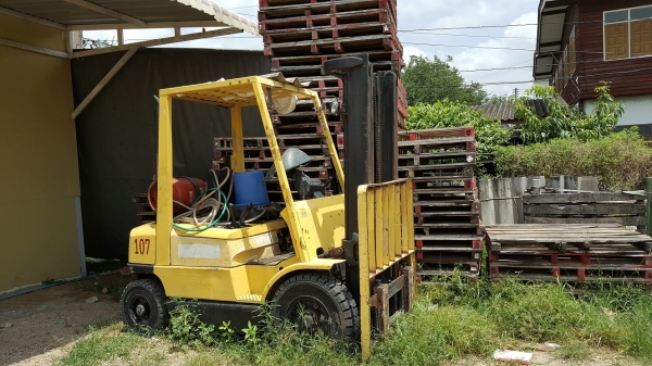 โฟล์คลิฟท์ โตโยต้า 1 ตันเบนซิน สภาพพร้อมใช้งาน