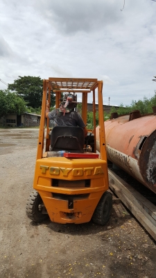 โฟล์คลิฟท์ โตโยต้า 1 ตันเบนซิน สภาพพร้อมใช้งาน