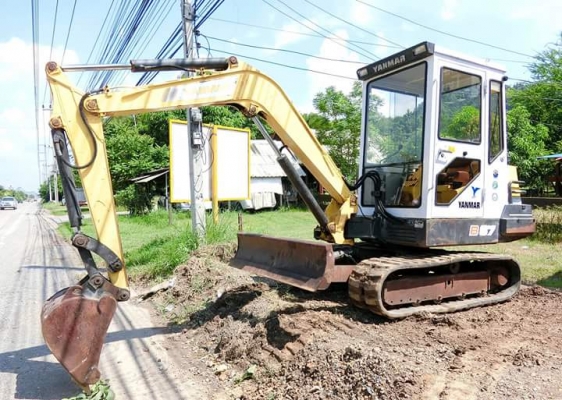 ขายรถขุด ยี่ห้อ: YANMAR แบบ: B37 (ขนาดเทียบเท่าPC35) ปั้มนิ้ว หัวเก๋ง เครื่อง3สูบ ราคา 340,000 บาท (ต่อรองได้)รถเก่านอกแท้ ไม่เคยใช้งานในไทย100\% มีเอกสารใบอินวอย รถพร้อมใช้งาน สนใจติดต่อ-สอบถาม-ต่อรองราคา ได้ที่ โทร : 099-907-9273 กิ๊ฟ กมลชนก  โทร : 099-9