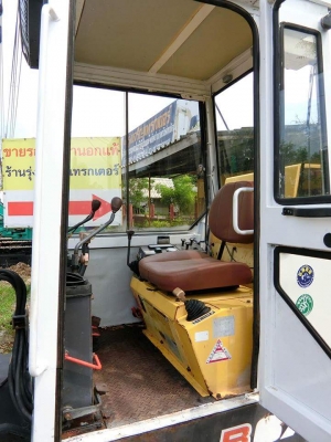 ขายรถขุด ยี่ห้อ: YANMAR แบบ: B37 (ขนาดเทียบเท่าPC35) ปั้มนิ้ว หัวเก๋ง เครื่อง3สูบ ราคา 340,000 บาท (ต่อรองได้)รถเก่านอกแท้ ไม่เคยใช้งานในไทย100\% มีเอกสารใบอินวอย รถพร้อมใช้งาน สนใจติดต่อ-สอบถาม-ต่อรองราคา ได้ที่ โทร : 099-907-9273 กิ๊ฟ กมลชนก  โทร : 099-9