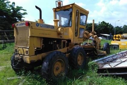 ขาย 565,000 บาท รถเกรด CHAMPION 720A เอวอ่อน เครื่องดี  ระบบไฮโดรลิกพร้อมทำงาน เอกสารเล่มทะเบียน  รถอยู่ กทม โทร&amp;ไอดีไลน์ 0610710295