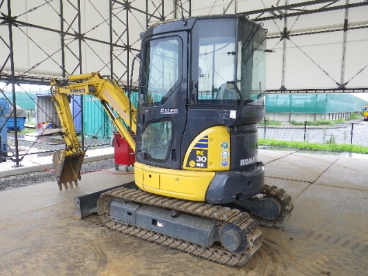 Komatsu PC30MR-2 เก่าญี่ปุ่น แทรคเหล็กหุ้มก้อนยาง หัวเก๋งยกได้