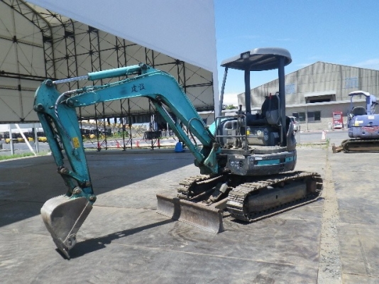 รถขุด KOBELCO SK30SR-3 รุ่นใหม่ แทรคเหล็กหุ้มก้อนยาง มีไลน์หัวกระแทก