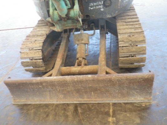 รถขุด KOBELCO SK30SR-3 รุ่นใหม่ แทรคเหล็กหุ้มก้อนยาง มีไลน์หัวกระแทก