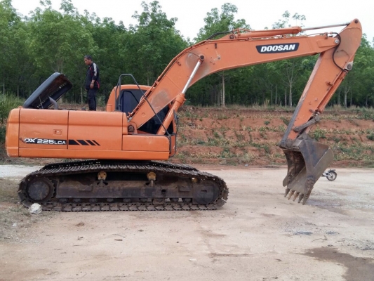 ขายด่วน!! DOOSAN DX225LCA ไมล์ชม.10,900 บูมยาว 18 ม.(ให้บูมยาว+สั้น) สภาพสวยค่ะ