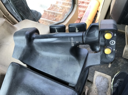 CAT D6M-XL สภาพสวยจัด นำเข้าจากญี่ปุ่น ไม่เคยใช้งานในไทย