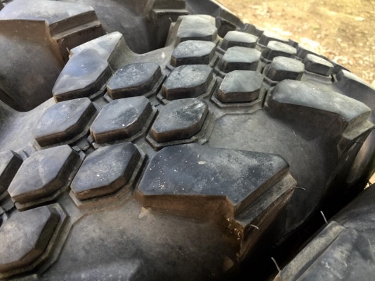 ยางตะขาบ KingCobra 32 ขอบ16 ปี17สดๆ สภาพน้องยางใหม่4เส้น