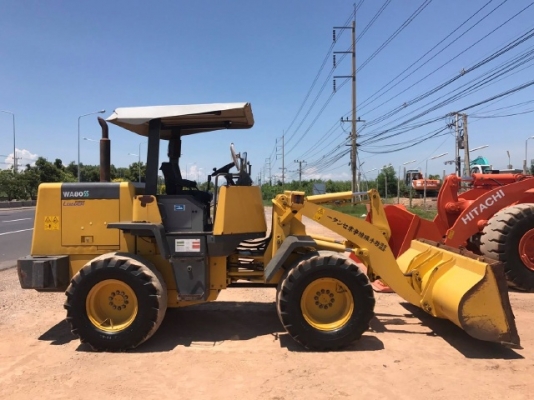 ขายรถตักล้อยาง KOMATSU WA80-3 รถนอกนำเข้าจากญี่ปุ่น สภาพสวยพร้อมใช้ มีVDOการทำงานครับ ขายรถตักล้อยาง KOMATSU WA80-3 รถนอกนำเข้าจากญี่ปุ่น สภาพสวยพร้อมใช้ มีVDOการทำงานครับ