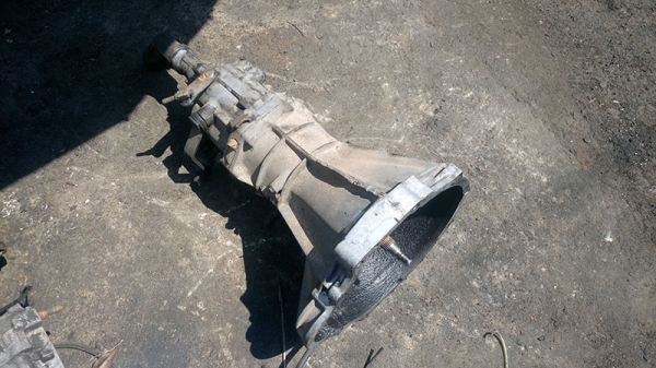 ขายเกียร์รถตู้ห้าสปีดใส่นิสสัน Td25 27 Ld 20 28