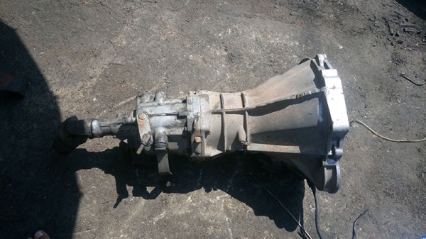 ขายเกียร์รถตู้ห้าสปีดใส่นิสสัน Td25 27 Ld 20 28